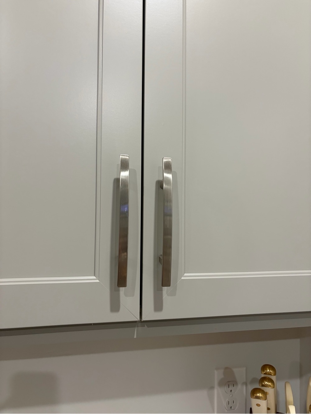 Silver cabinet handles (42)